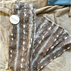 Snake print flare / stretch jeans